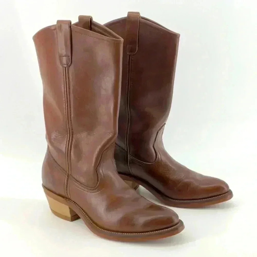 RED WING WOMEN'S HEELED BOOT IN PECAN BOUNDARY LEATHER